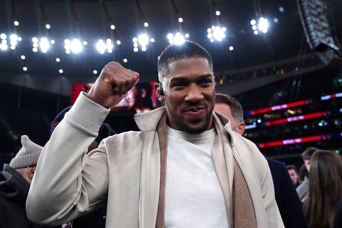 Anthony Joshua slammed as he posts risky golf-cart footage after fatal car crash