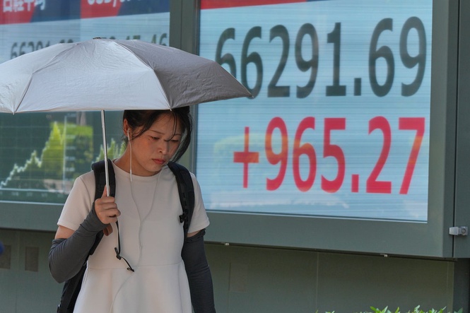 Asian shares gain, with South Korea's Kospi up 6%, after the US Treasury expands its debt buybacks