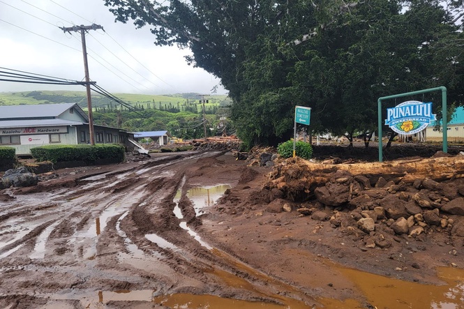 Still recovering from Hurricane Lala, Hawaii prepares for a possible weekend cyclone