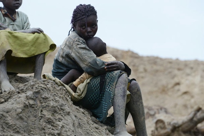 Landslide at gold mine in Central African Republic collapses into crowd, killing at least 100