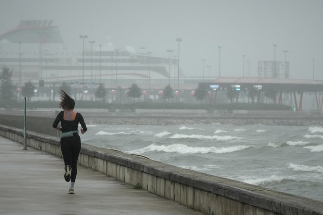 Powerful storm hits Baltic countries, killing 2 and leaving hundreds of thousands without power