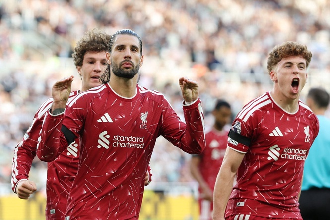 Newcastle vs Liverpool LIVE: Dominik Szoboszlai scores dramatic late penalty to rescue point for Reds
