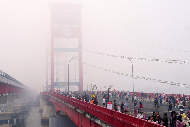 Indonesia intensifies aerial firefighting as forest fires scorch multiple provinces