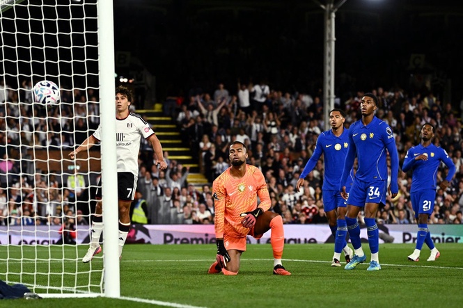 Chelsea goalkeeper Robert Sanchez defended by Xabi Alonso despite Fulham errors