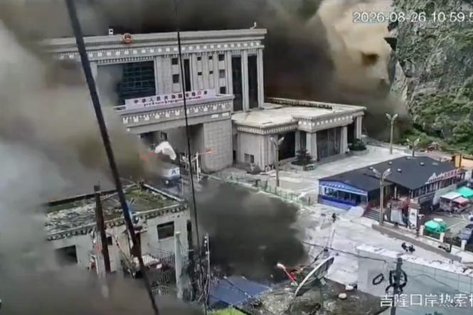 Wall of water wipes out Nepal border crossing in disaster movie-like video