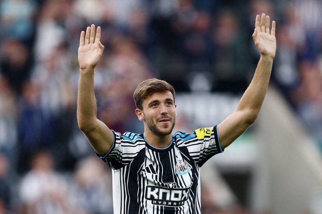 Newcastle confirm £52m signing of Nico Gonzalez from Manchester City