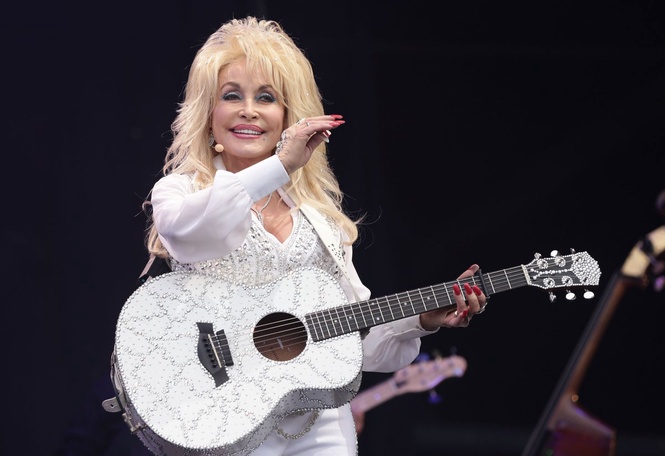 Judge shouts out Dolly Parton as he strikes down ban on Texas drag shows