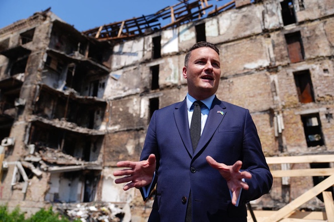 Wes Streeting says people ‘cannot cope’ with gay man leading UK armed forces