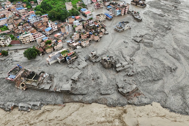 Nepal flash floods latest: Hundreds of tourists feared dead after catastrophic flood caused by glacier collapse