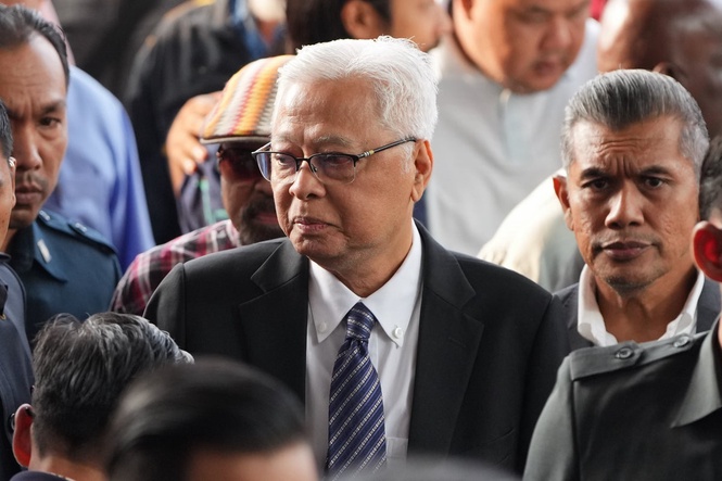 Another former Malaysia prime minister faces criminal charges after leaving office
