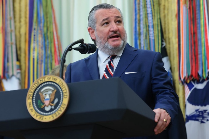 Ted Cruz’s Dolly Parton tribute backfires in an unexpected way