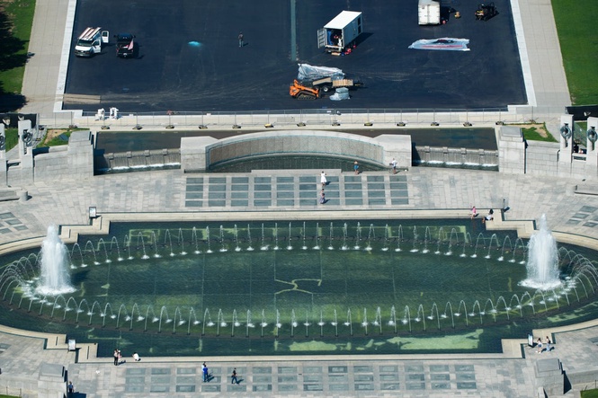 Kentucky woman indicted on charges she damaged the World War II Memorial in Washington