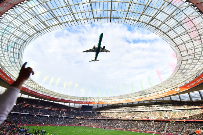 Watch as planes perform dramatic low flyover at Cape Town rugby match