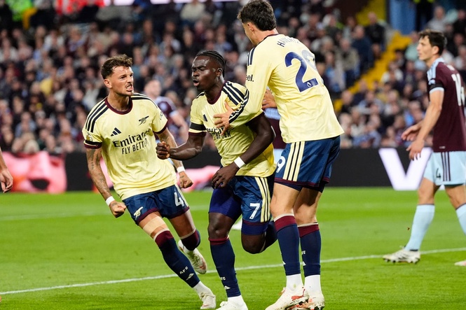 Aston Villa vs Arsenal LIVE: Arteta offers transfer update but Rice limps off in injury concern before Chelsea showdown