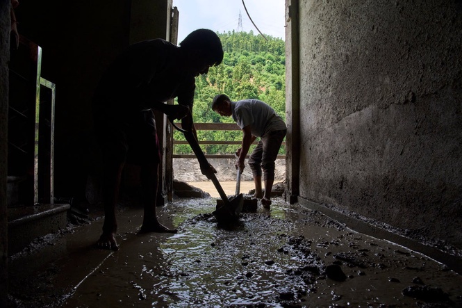 Nepal Floods Salvaging Items Photo Gallery