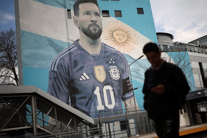 Bulletin AM briefing: Messi retires from international football and Tupac murder trial result