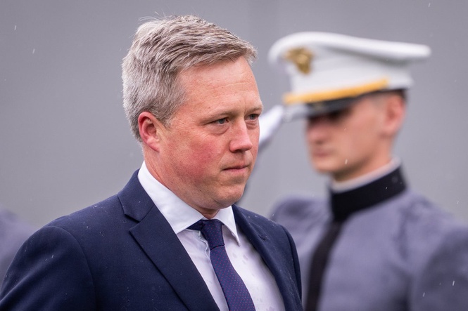 Army secretary quits in latest military leadership shake-up