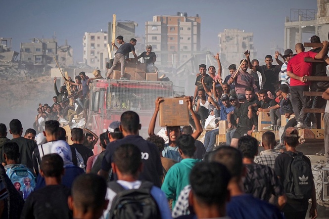 WFP will halve West Bank food assistance as it faces possible new cuts in Gaza