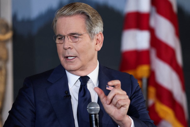 US threatens to hit Iran with fresh sanctions in coming fortnight