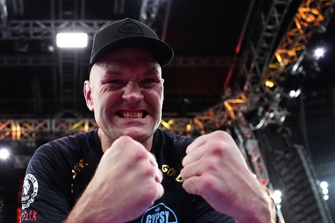 Tyson Fury ‘waiting for’ Anthony Joshua after signing up for bout – Frank Warren