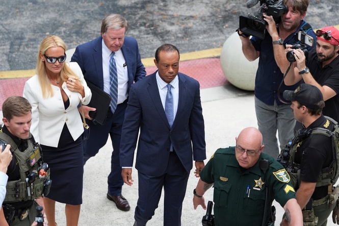 Tiger Woods enters plea agreement to reckless driving charge over rollover crash in Florida