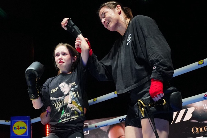Katie Taylor shares special moment with 10-year-old fan ahead of farewell fight