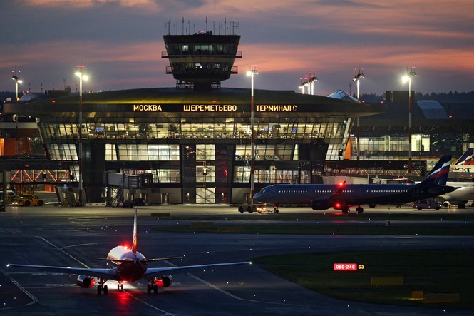Ukraine-Russia war latest: Moscow responds to Zelensky’s threat to Russian airspace as flights cancelled