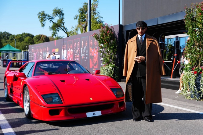 Lewis Hamilton follows statement Monza entrance by targeting Ferrari history