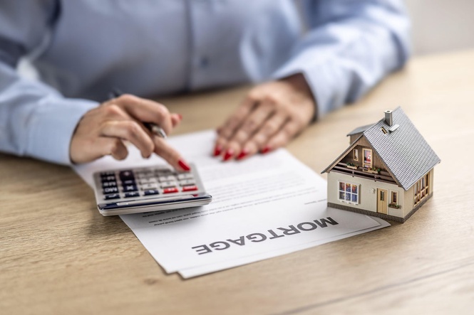 Mortgage lenders are now letting these types of buyers borrow more money