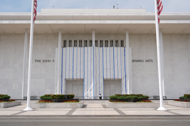 Kennedy Center renews call for Trump-backed shutdown after part of a ceiling collapses