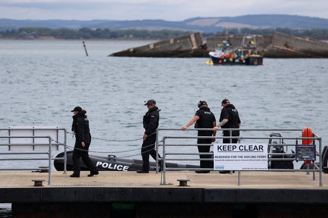 Why are there anti-migrant protests in Portsmouth – and who is behind them?