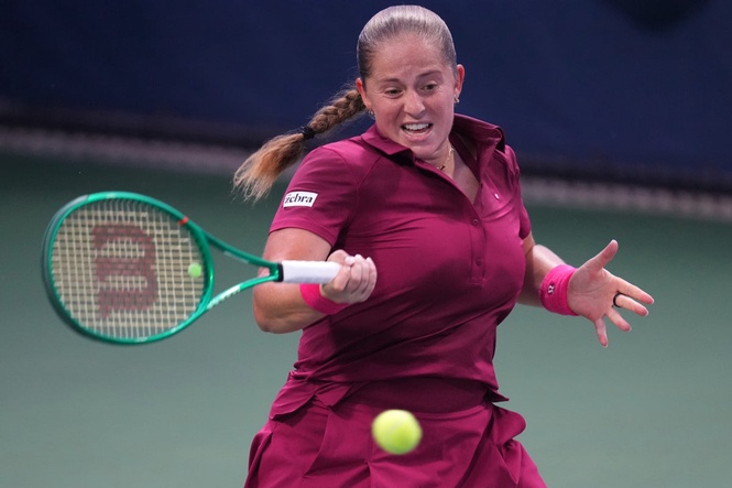 Jelena Ostapenko embroiled in on-court argument during US Open win