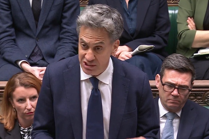 Bulletin PM briefing: UK sanctions Israeli settlements and airport chaos