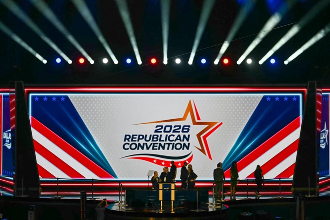 Trump claims his midterm convention is ‘hot’ despite high-profile snubs and ticket giveaways