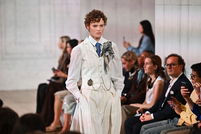 Ralph Lauren opens New York Fashion Week with a fresh take on romance