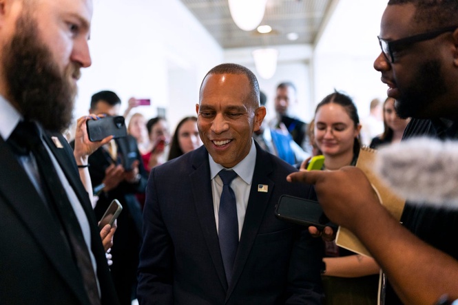 Jeffries buys NFL Thursday Night Football ad blitz after Trump’s $5,000 midterm election ‘dividend’ promise