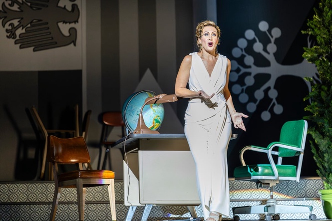 Soprano Brenda Rae flies in to replace Lauren Snouffer for Opera Philadelphia's opening night