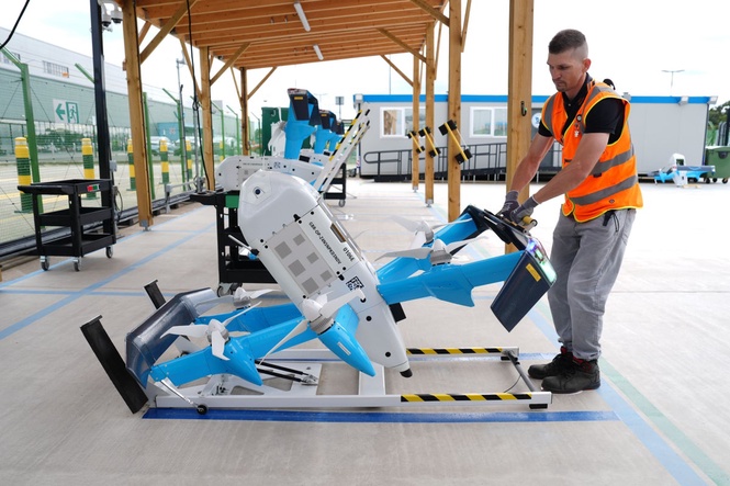 Amazon ‘on precipice’ of expanding drone deliveries after limited UK launch