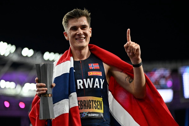 Jakob Ingebrigtsen storms to 5000m title at World Athletics Ultimate Championships