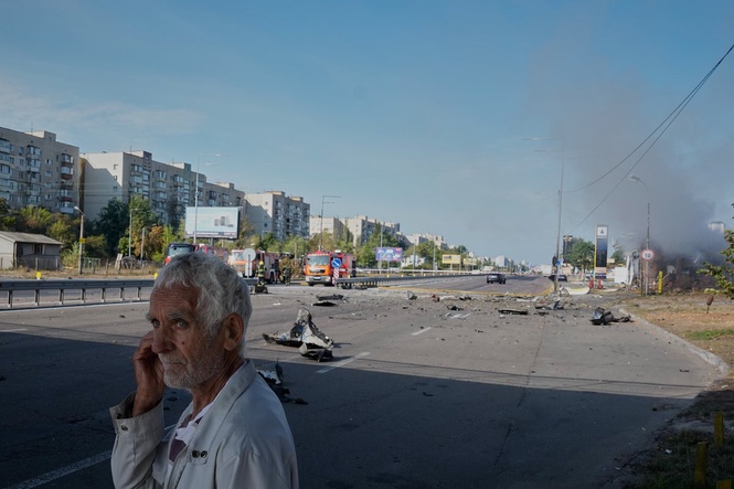 3 killed in Russian strikes on Ukraine as Putin warns Europe against sending troops