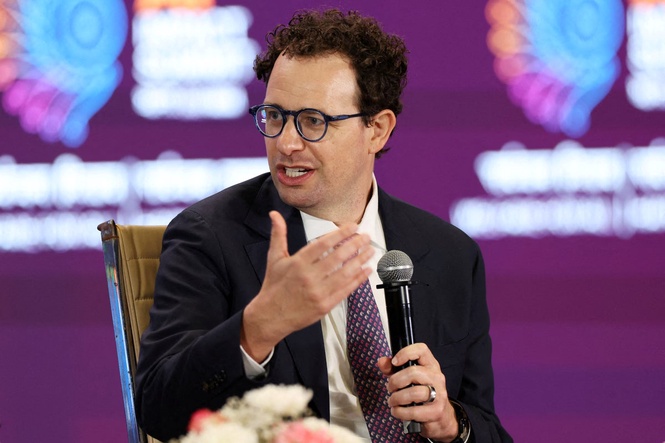 Anthropic chief warns artificial intelligence race must slow down amid growing safety fears