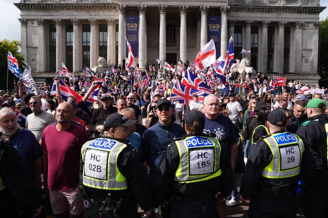 Numerous arrests made at anti-immigration protest in Portsmouth