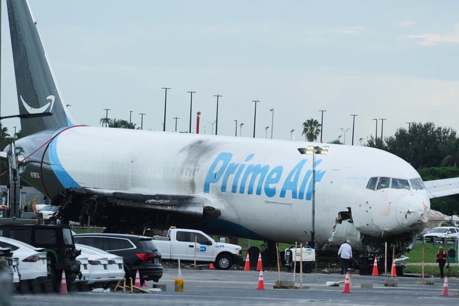 Amazon suspends use of 21 Air, cargo carrier whose plane careened off Miami runway