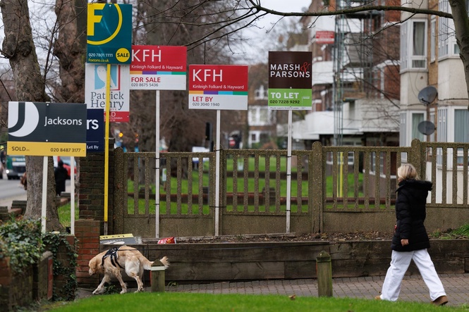 UK rent crisis deepens as soaring mortgage rates trap aspiring homeowners