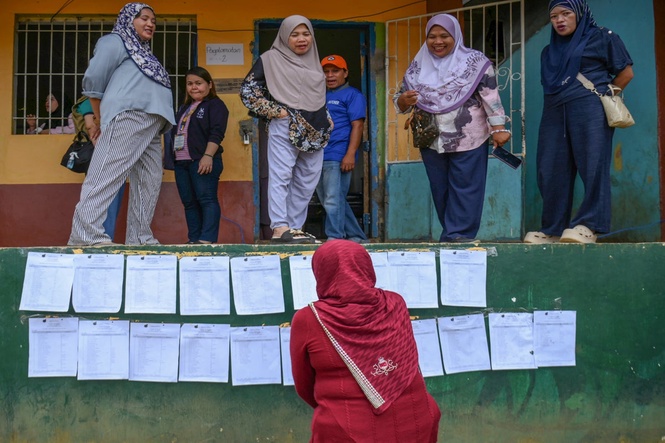 Voting starts in historic Philippines election marred by deadly clashes