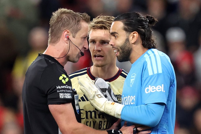Arsenal want explanation for Sunderland penalty after Pro Ref admit to Manchester derby error