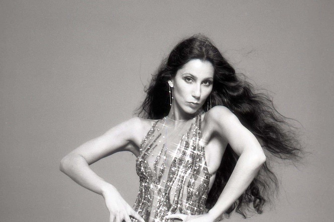 6 times celebrities stunned in Bob Mackie’s glittering designs
