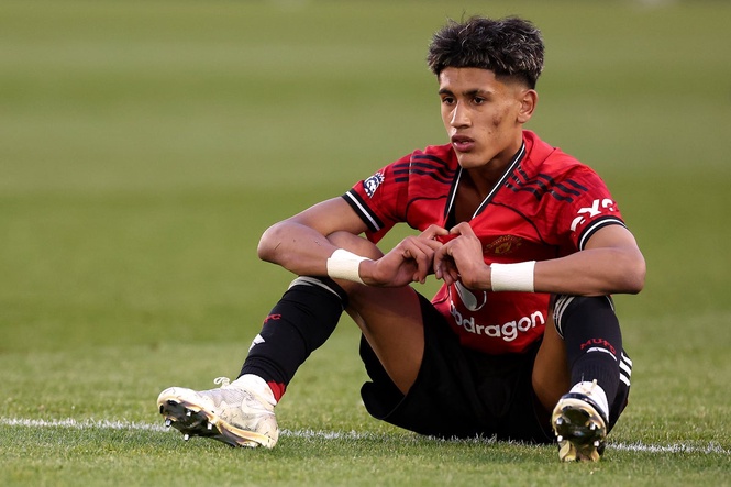 JJ Gabriel: Man Utd wonderkid nicknamed ‘Kid Messi’ asks to leave club in shock move