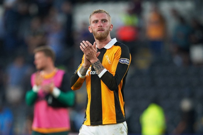 Oli McBurnie recalled as six new faces in Sebastien Pocognoli’s first Scotland squad