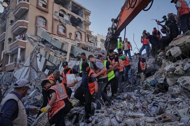 Building collapse in Gaza kills 16 as perilous conditions persist for Palestinians during truce